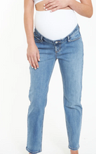 Load image into Gallery viewer, Hunter Vintage Wash Jeans
