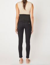 Load image into Gallery viewer, KanCan Black O/B Jeans

